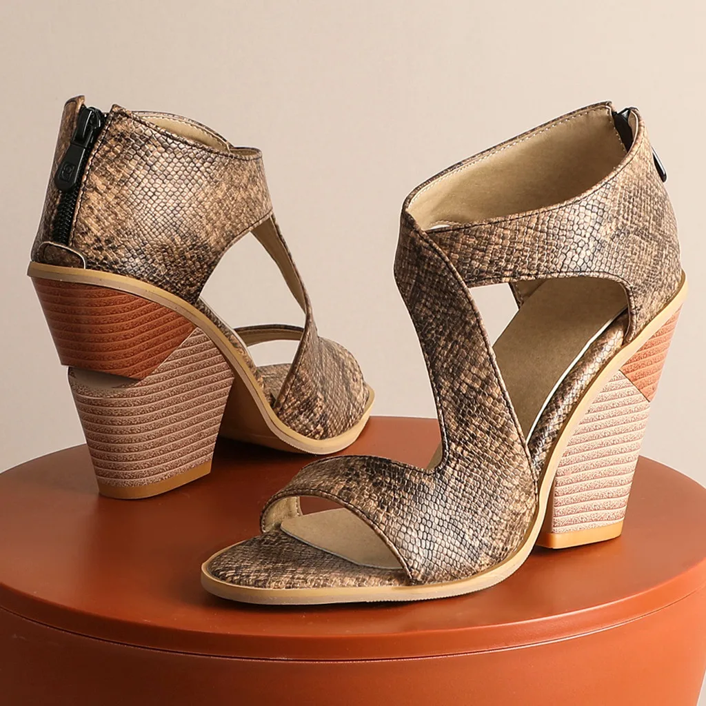 Новинка 2020 босоножки с ремешками модная обувь на танкетке размеров 35-43 для женщин