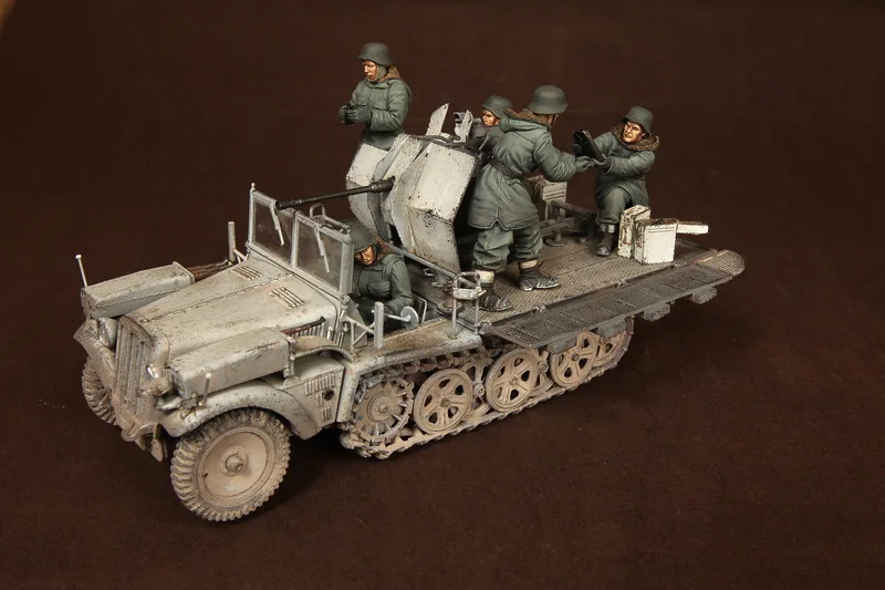 Новый в разобранном виде 1/35 древний человек включает 5 (без автомобиля фигурок)