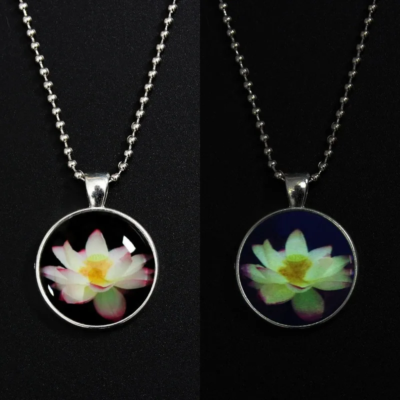

2020 New Fashion Handmade Lotus Luminous Fashion Domineering Necklace Pendant Time Gem Lotus Necklace
