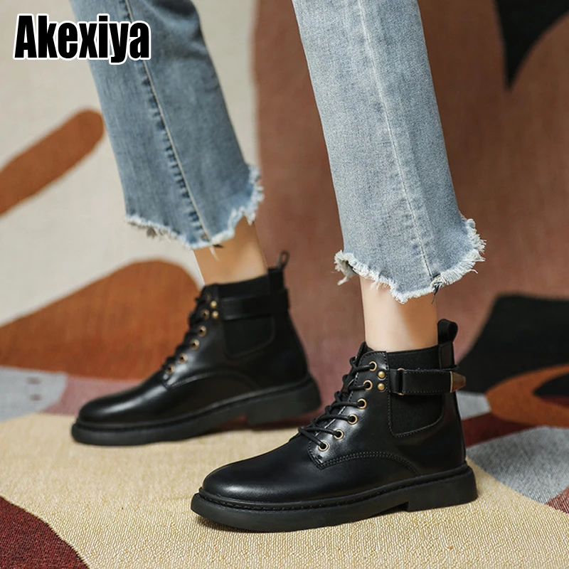 

Ботильоны женские из ПУ кожи, модные мотоциклетные ботинки на платформе, с круглым носком, на шнуровке, черные, BC2030, Осень-зима