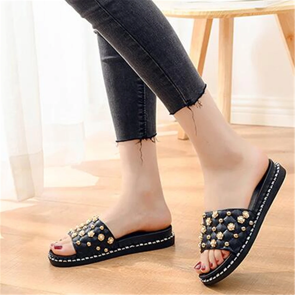 

Women's Slippers Xiaya Pearl Tourism Outdoor Antiskid Beach Women's Shoes Fashion Flat Soft Bottom Female Light Falt Shoes Women