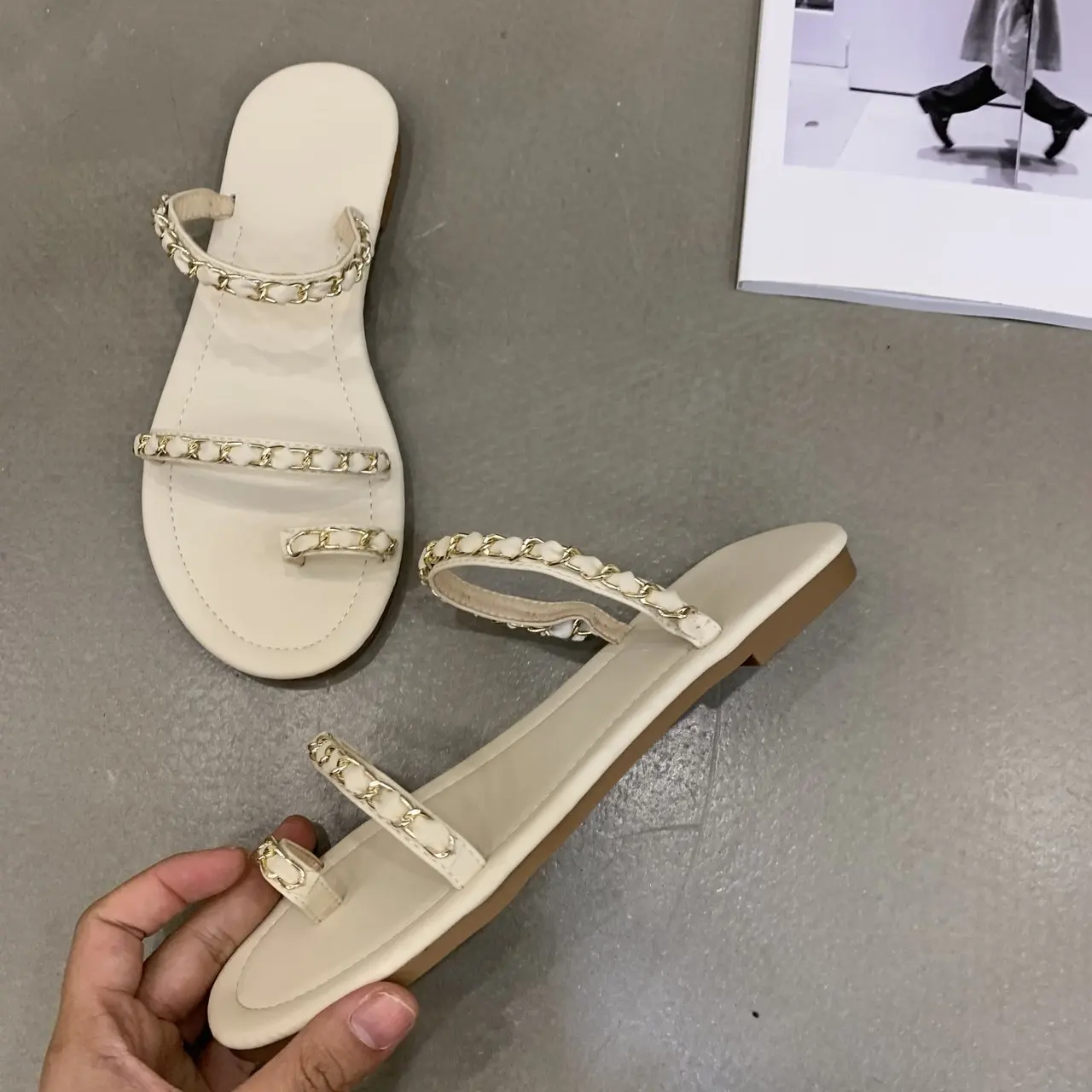 

Shoes For Girls Slippers Flat Slides Slipers Women Rivet Fashion Lady 2021 Luxury Metal Decoration Basic PU Rubber Scandals