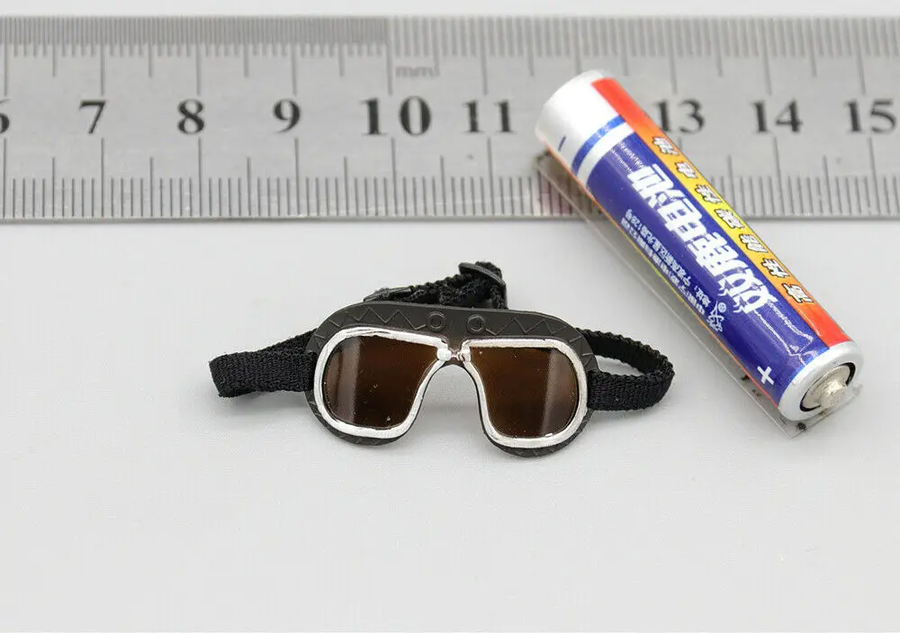 

73036 1:6th Soviet Tank Female Lieutenant Goggles Model for 12" Doll