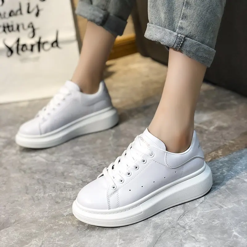

2022 Women Leather White Shoes Sneakers Korean Couples Thick Bottom Increased Men Casual Platform Sneakers Large Size 34-44