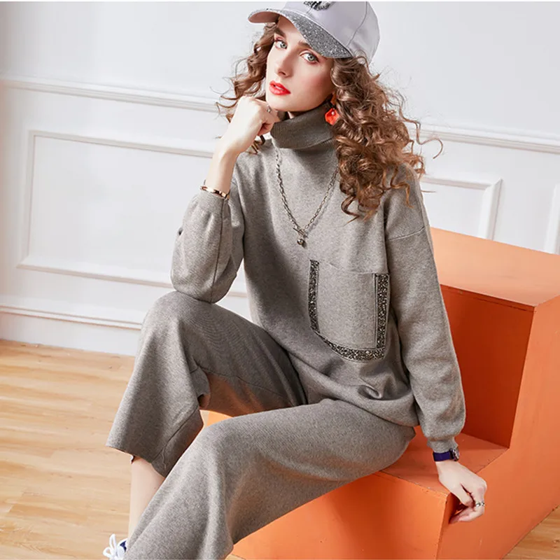 

Женский трикотажный спортивный костюм, пуловер в полоску с длинным рукавом и V-образным вырезом и брюки, комплект из 2 предметов, Осень-зима