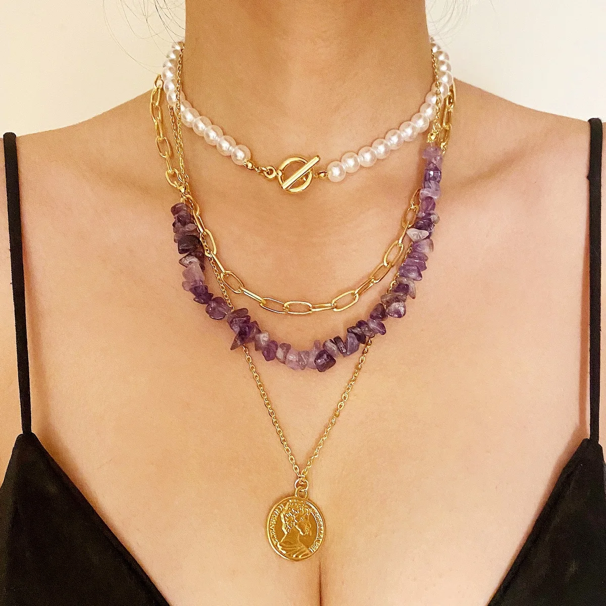 

Bohemian Turquoises Natural Stones Beads Choker Necklace for Women Fashion Toggle Pearl Coin Queen Pendant Necklaces Jewelry