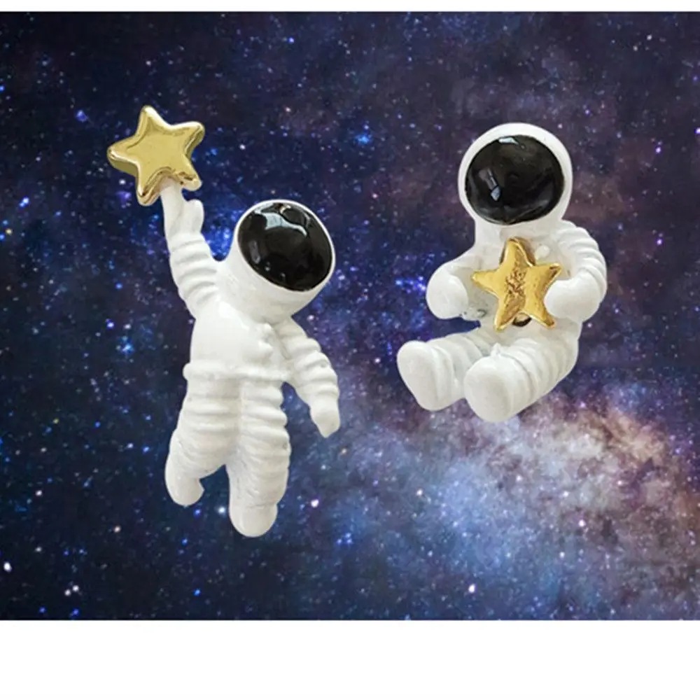 Женские креативные серьги космонавта гвоздики в виде звезды планеты милые