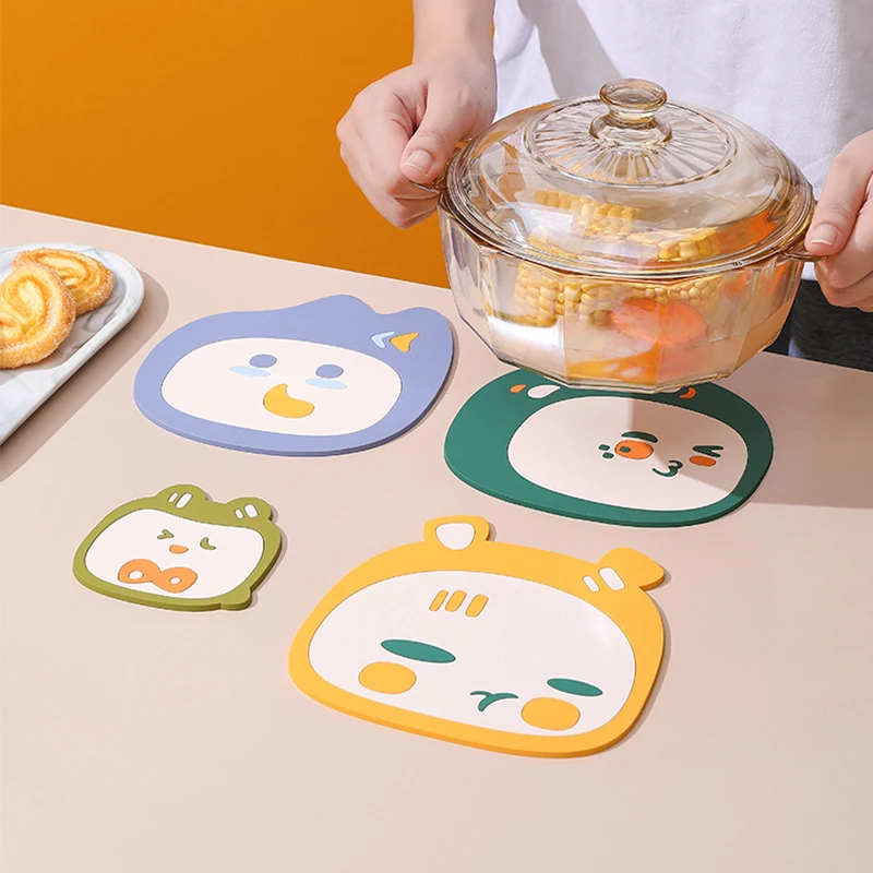 

Cartoon Shaped Tea Coaster Cup Holder Mat Coffee Drinks Silicon Coaster Cup Pad Placemat Kitchen AccessorieNon-slip pan mat