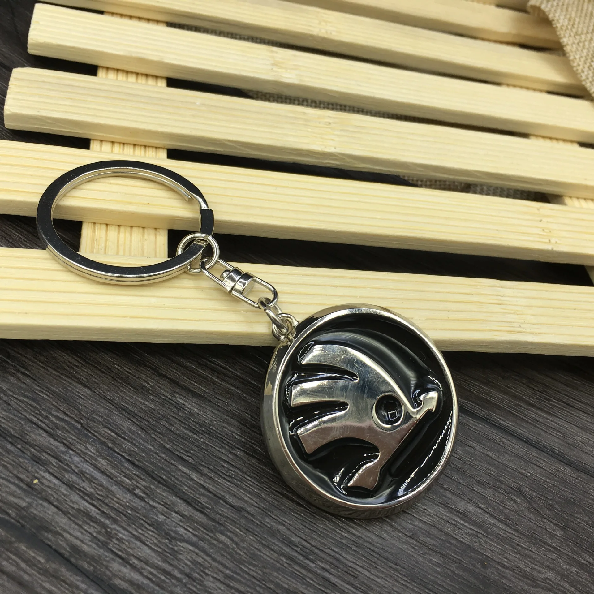 

Black Standard Skoda Keychain Personalized Gift Metal Epoxy Car Standard Keychain