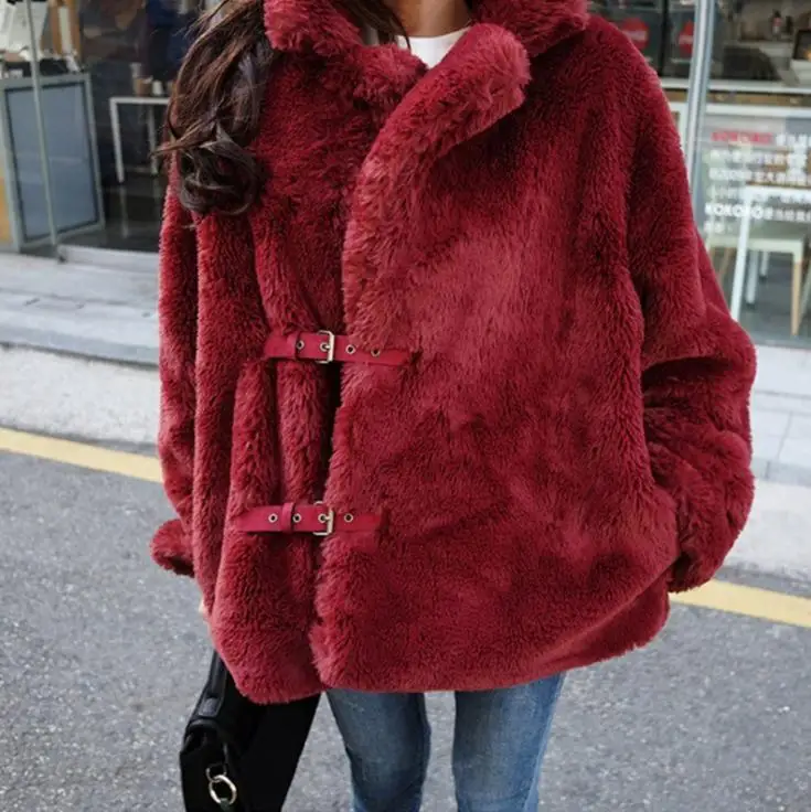 Женская осенне-зимняя куртка из искусственного меха с длинными рукавами