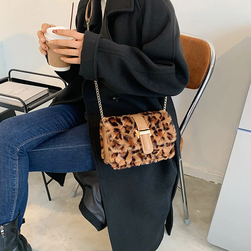 

Toposhine 2020 Winter Fashion New Sweet Girl Square bag High quality Soft Plush Women's Designer Handbag Casual Shoulder Bags