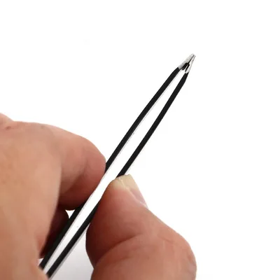 

Stainless steel black eyebrow clip three-piece set of sharp and oblique incision eyebrow tweezers three-piece plucking clip twee