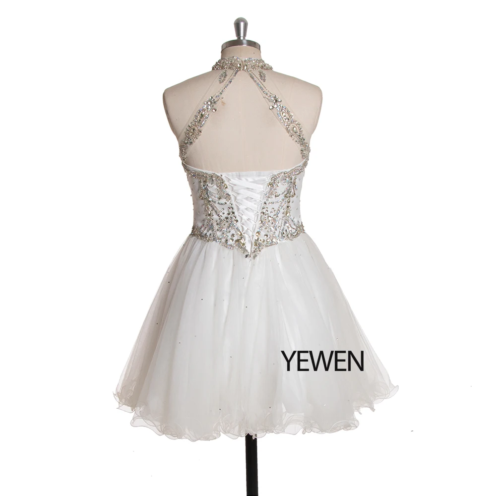 Белое золотое коктейльное платье недорогое короткое Кристальное на выпускной