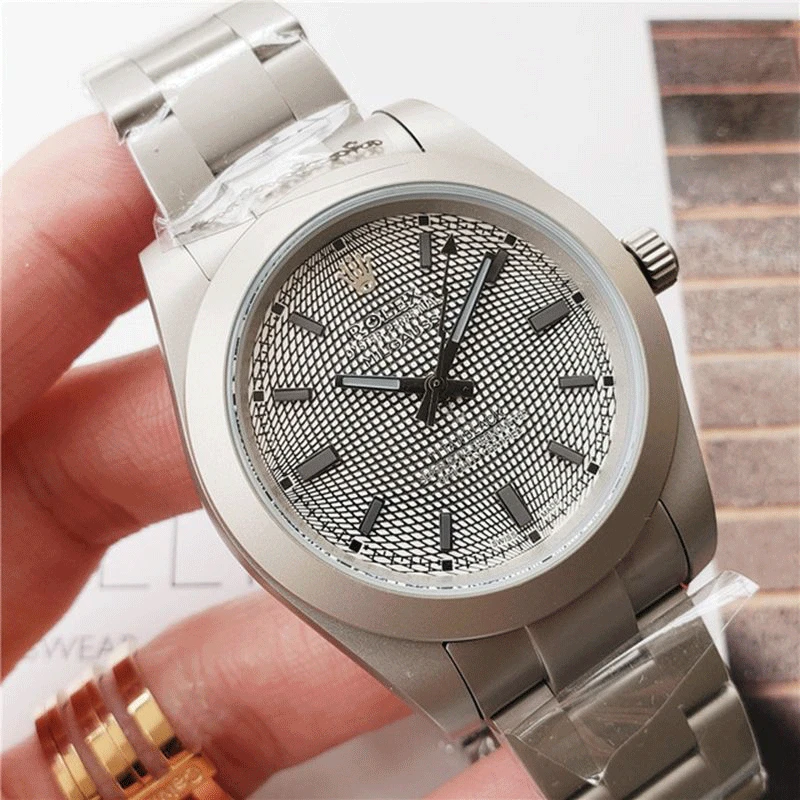 

Fashion Men's Luxury Designer Mechanical Watch Classic Black Watch Steel Band Calendar Business Brand Watch Men's Gift 152
