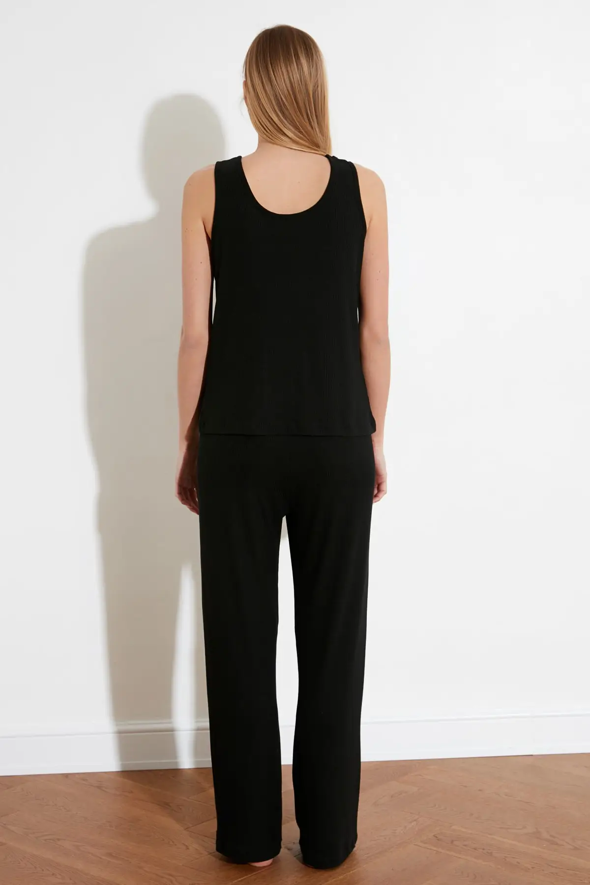 

Trendyol Camisole Knitted Pajamas Set THMSS21PT0266