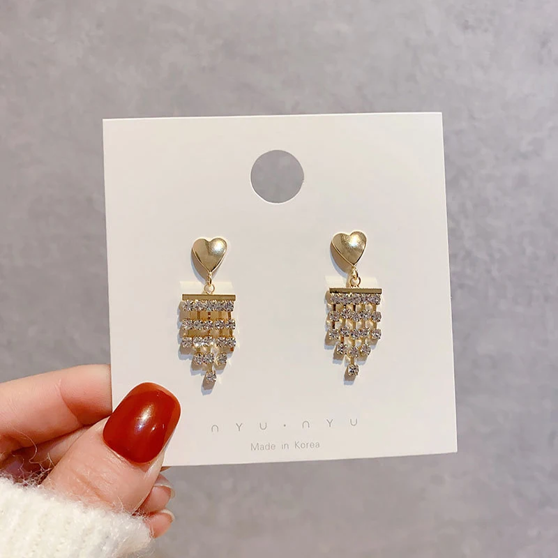 Высококачественные серьги корейские темпераментные милые короткие с кисточками