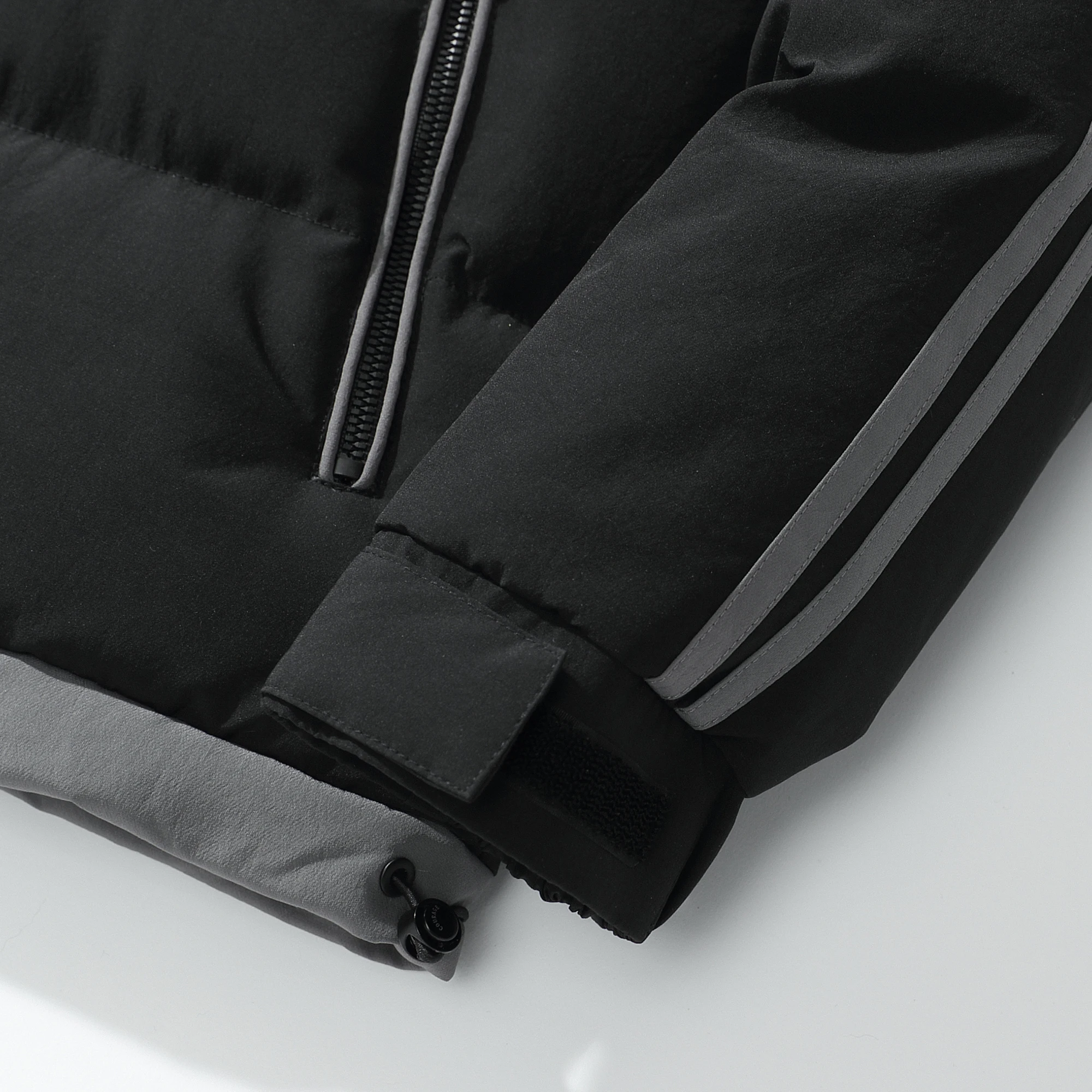 Мужская зимняя куртка с капюшоном черная Водонепроницаемая теплая