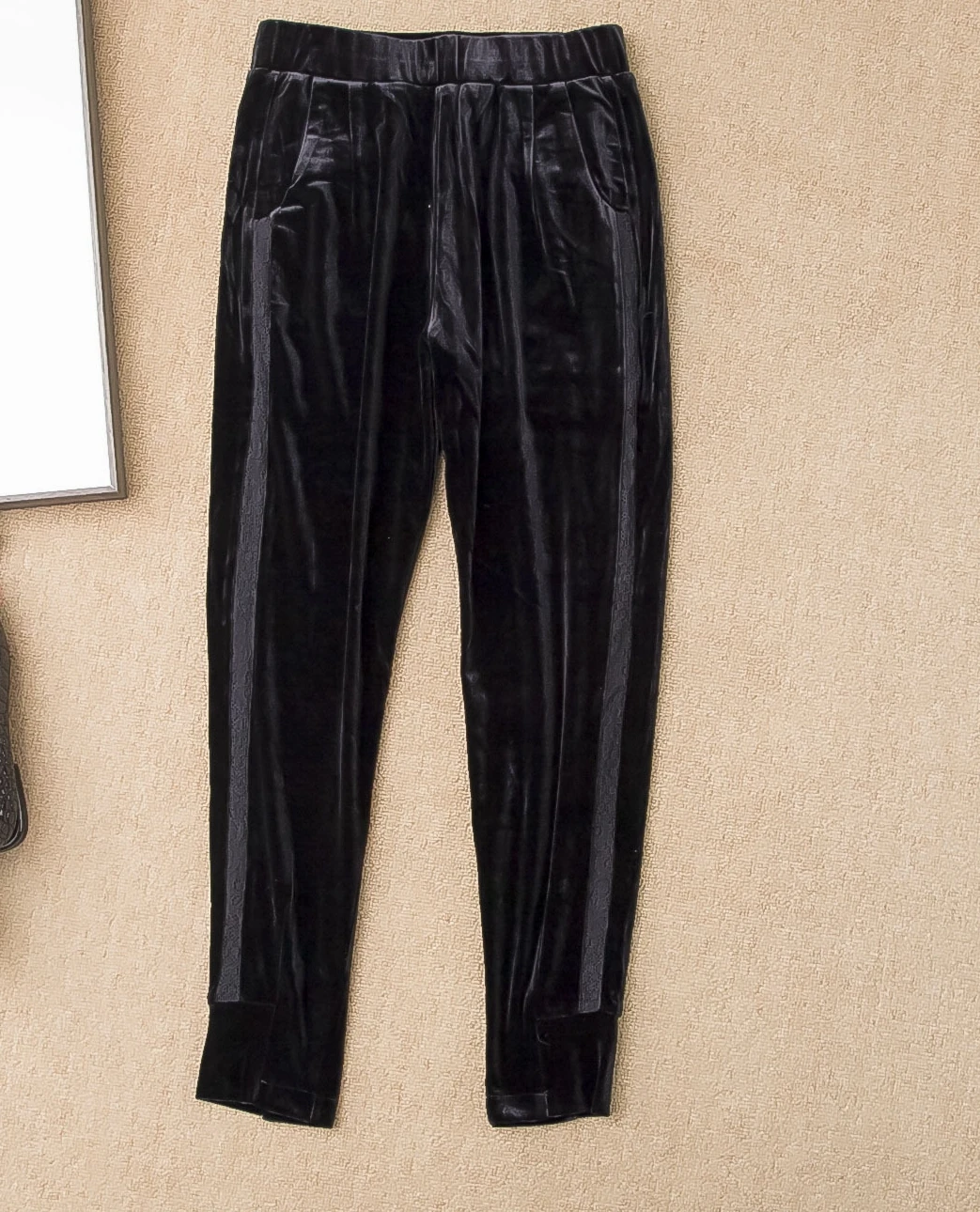 Autumn Women's New Velvet Elastic Waist Lace Trim Cropped Casual Pants