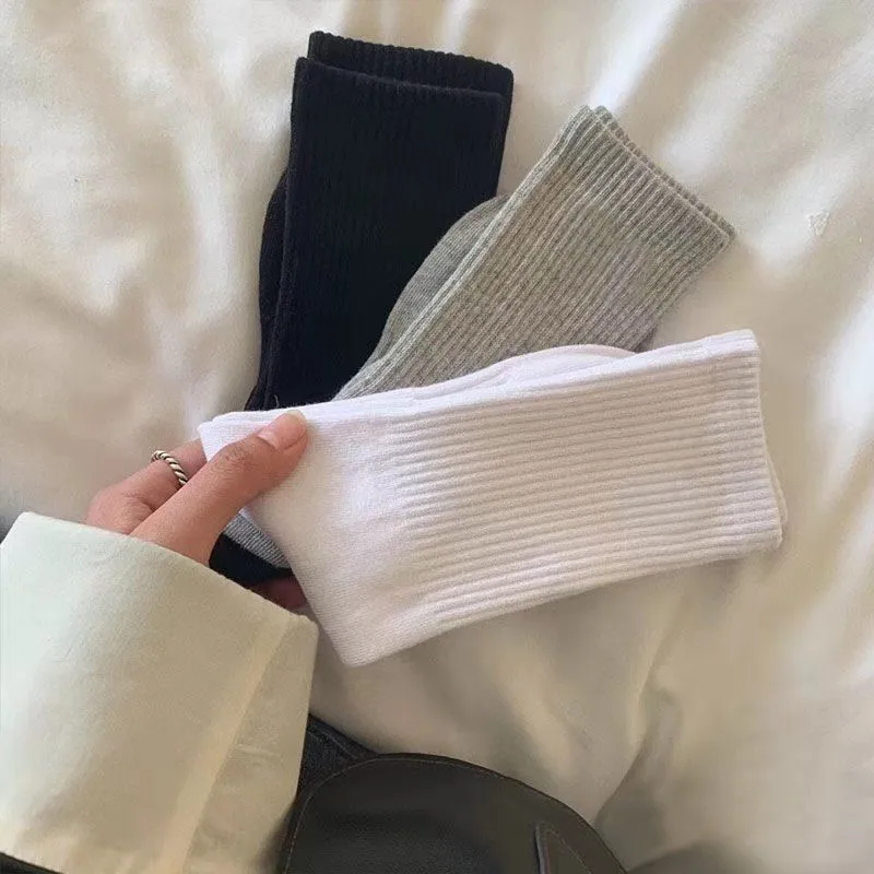 

Socks Female Korean Men'S And Women'S Socks Japanese In Black And White Solid Color Lovers All-Match Sports Socks