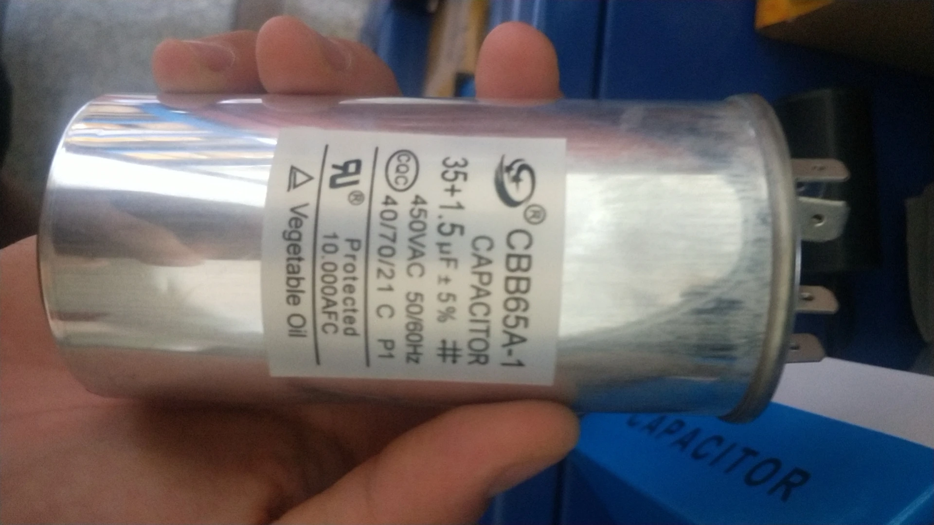 

Chunlan LG конденсатор системы кондиционирования воздуха компрессор кондиционирования воздуха конденсатор запуска вентилятора 35 + 1,5 мкФ 30 + 2 м...