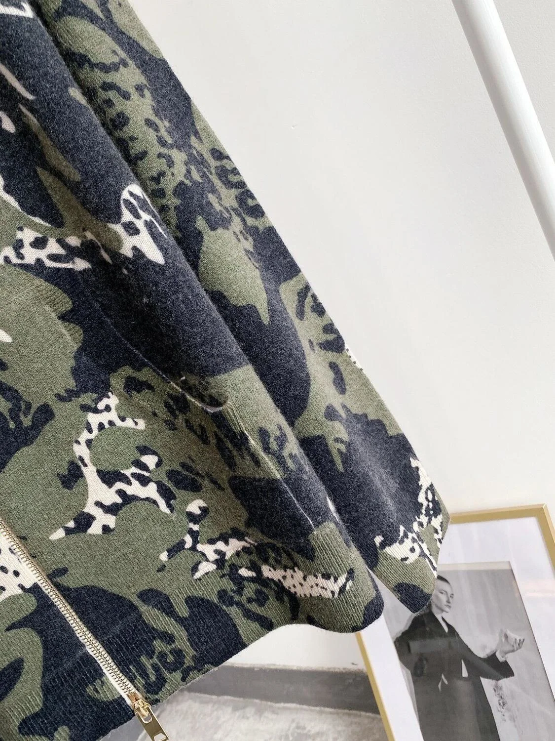 

Camouflage cashmere sweater Wool Blend Sweater Long Sleeves Fashion V neck Oversized KNITTED Hoodies