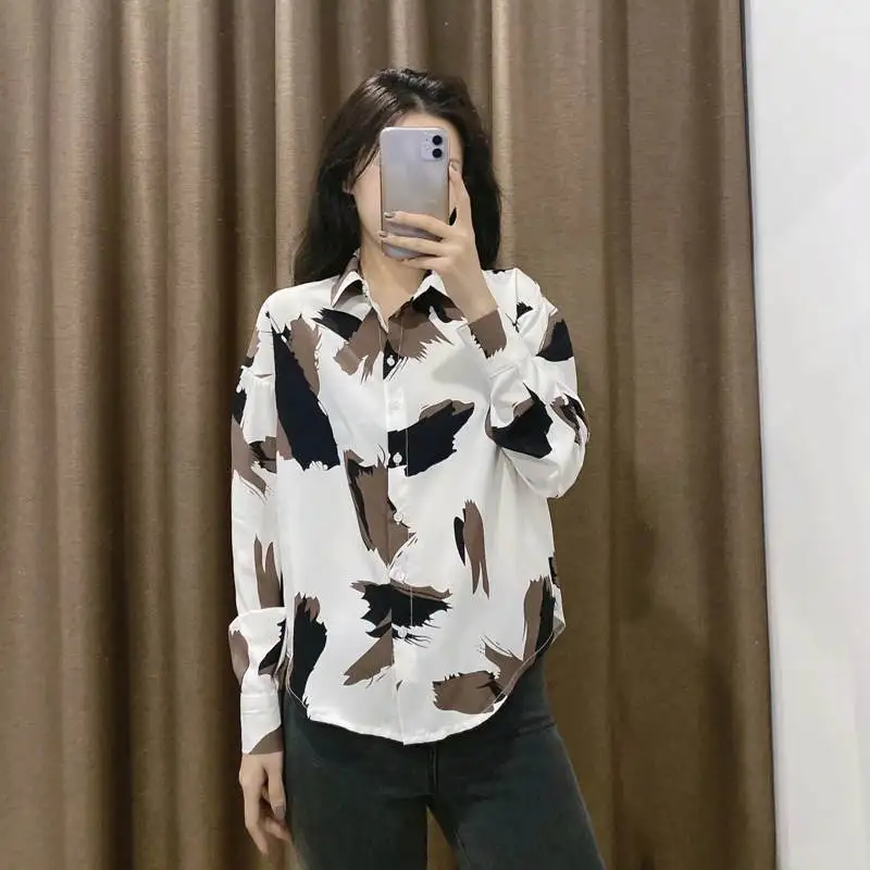 

Spring Polyester Women's Shirt Turn-Down Collar Long Sleeve Button Cardigan Graffiti Print Fashion Office Lady Shirt