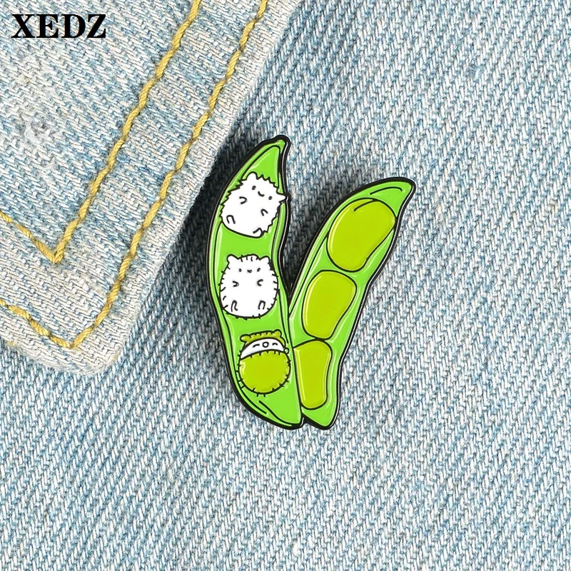 

XEDZ Hedgehog Baby Pea Enamel Brooch Custom Animal Badge Shirt Denim Backpack Lapel Pin Creative Botanical Fashion Jewelry Gift