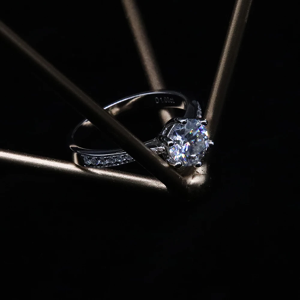 Женское серебряное кольцо с муассанитом|Кольца| |