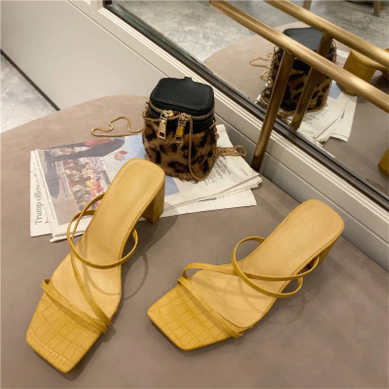 Женские босоножки пикантные туфли на тонком каблуке Коллекция 2020 года Сезон лето