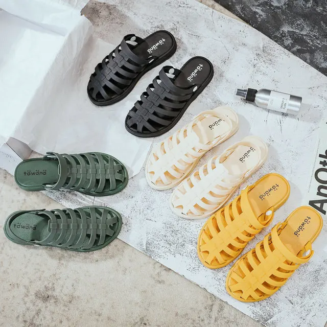 Женские сандалии в римском стиле шлепанцы с перфорацией пляжные на плоской