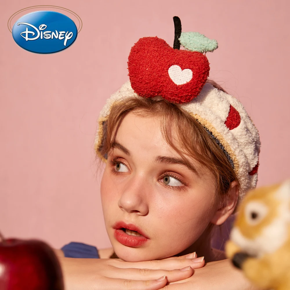 

Costumes & Accessories