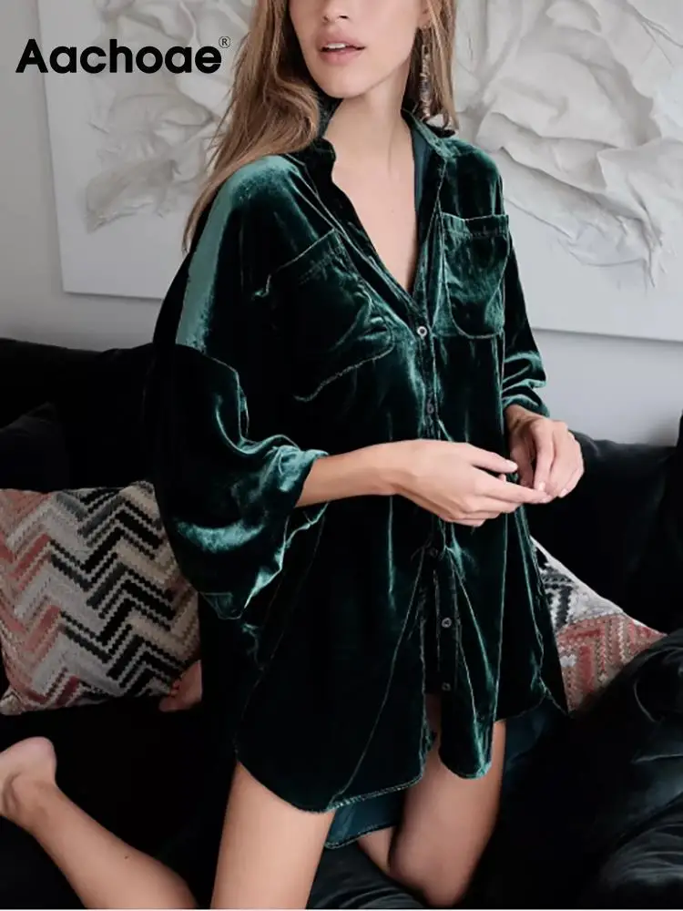 

Блузка женская бархатная с отложным воротником и рукавом 3/4