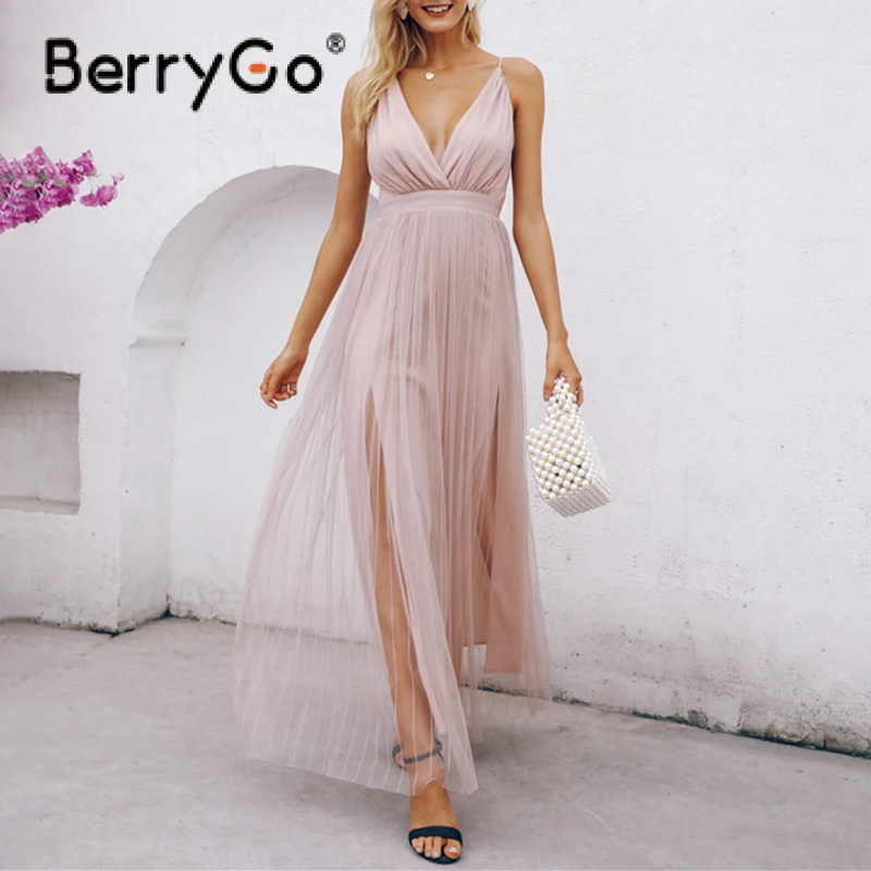 Женское кружевное платье в полоску BerryGo длинное макси на бретелях с глубоким