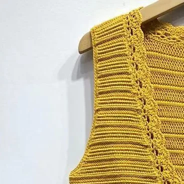 

Women Tops 2021 Spring and Summer New Hollow Solid Color Lace Retro Slim Knit Cardigan Vest Suspenders