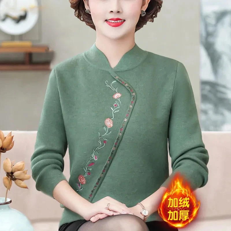

Autumn Winter Plus velvet Bottoming Shirts Middle Aged Women Embroidered Wild Long Sleeve T-shirts Mother Clothing Warm Tops 5XL