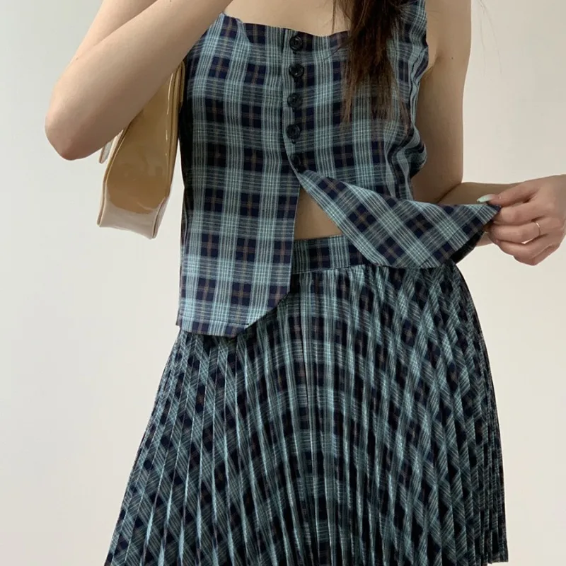 

Two-piece Suit Version of The Retro Checkered College Style Multi-button Wide-strap Waist Tank Top + High-waist Pleated Skirt