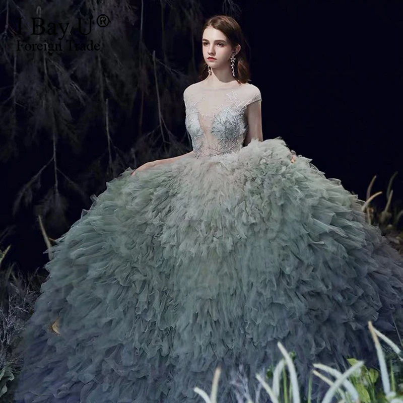 Свадебное платье с мелким шлейфом роскошное свадебное градиентом и облачным