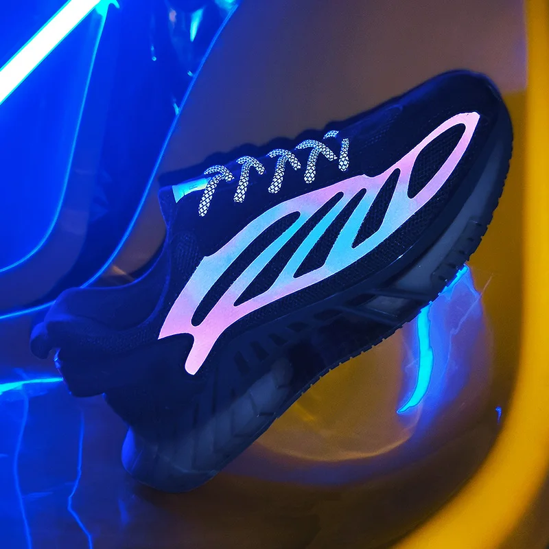 Hot Sale Running Shoes Men Fashion Reflective Sneakers Light Outdoor Cushioning Sports Shoes Men Antiskid Damping Gym Shoes Men