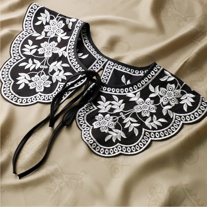 

Vintage Hanfu Shoulder Shawl Wrap Embroidery Floral Necklace Fake Collar Poncho X7YA