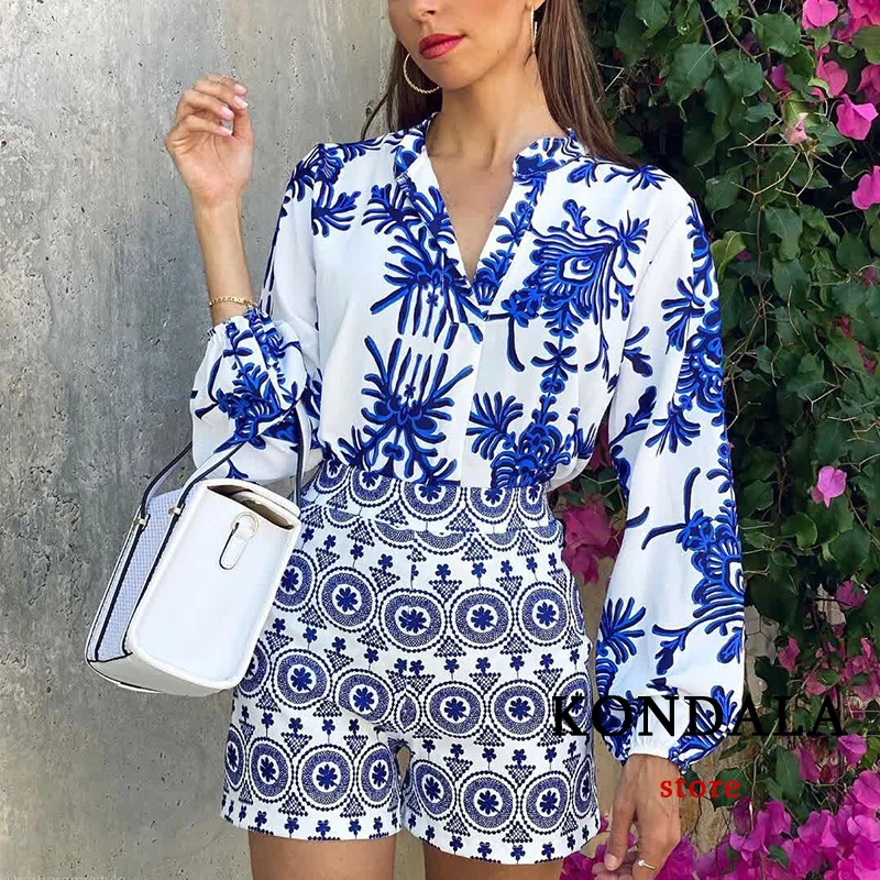 

2021 Fashion Autumn Office Lady Bussiness Shirts Women Chic Tops Vintage Blue Totem Floral Print Smock Blouse V Neck