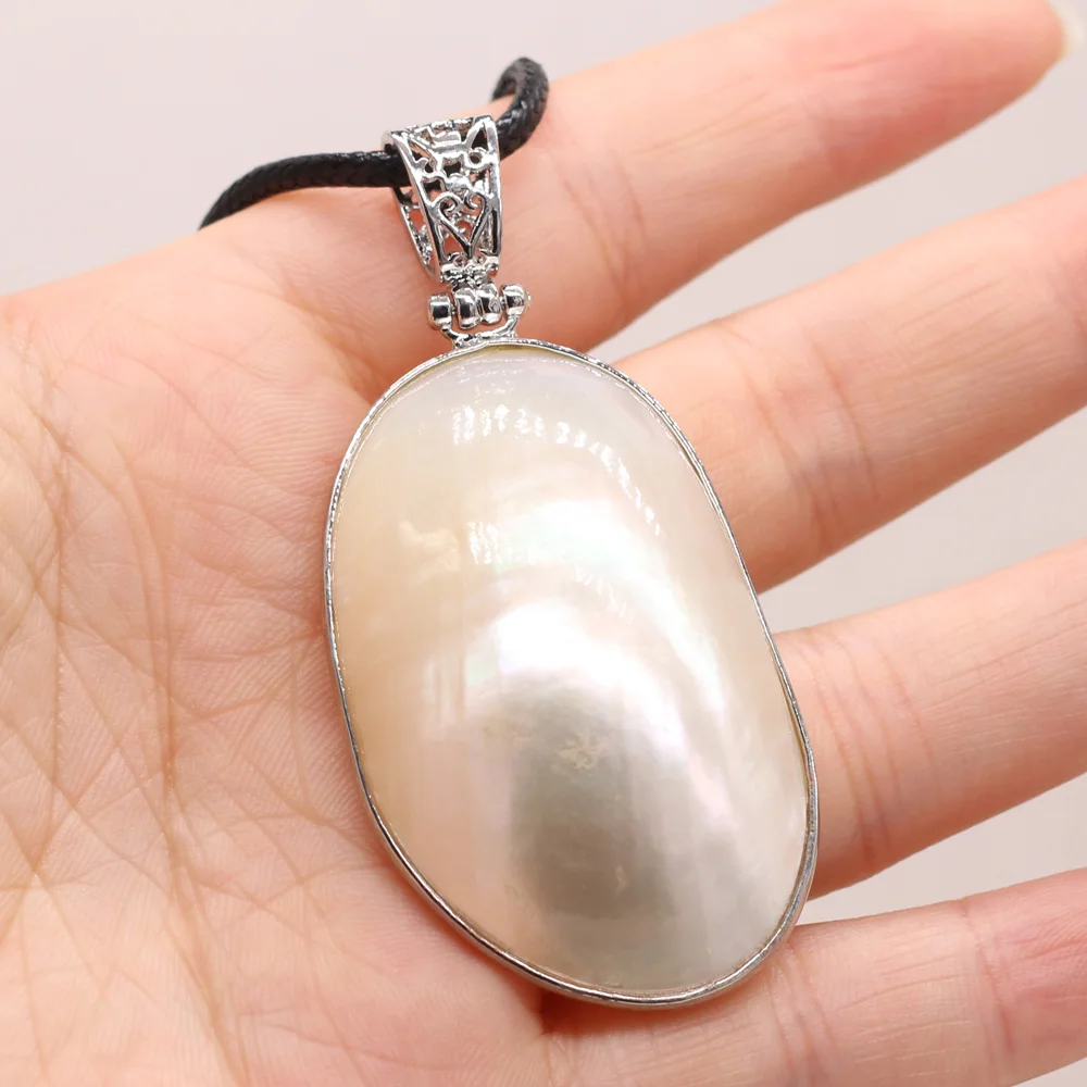 

Irregular Oval Pendant Natural Mother of Pearl Shell Alloy Neck Chain for Wife Lover Women's Necklace Friends Jewelry Gifts