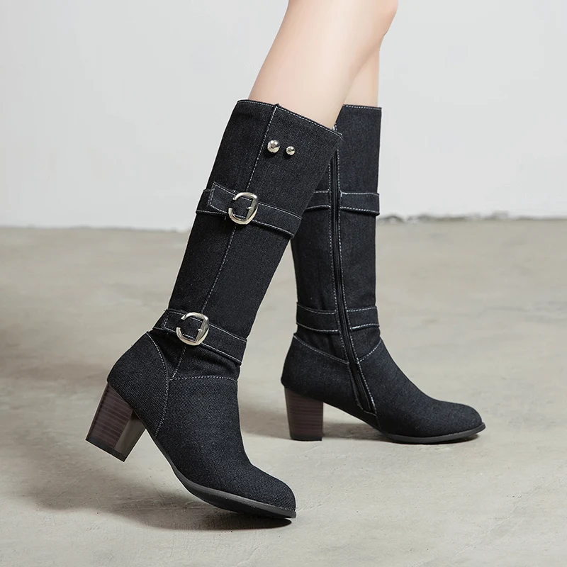 Женские сапоги до середины икры зимние на квадратном каблуке из