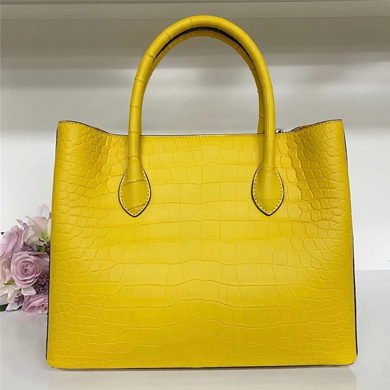 Рисунок 5 - Женская сумка-тоут из натуральной