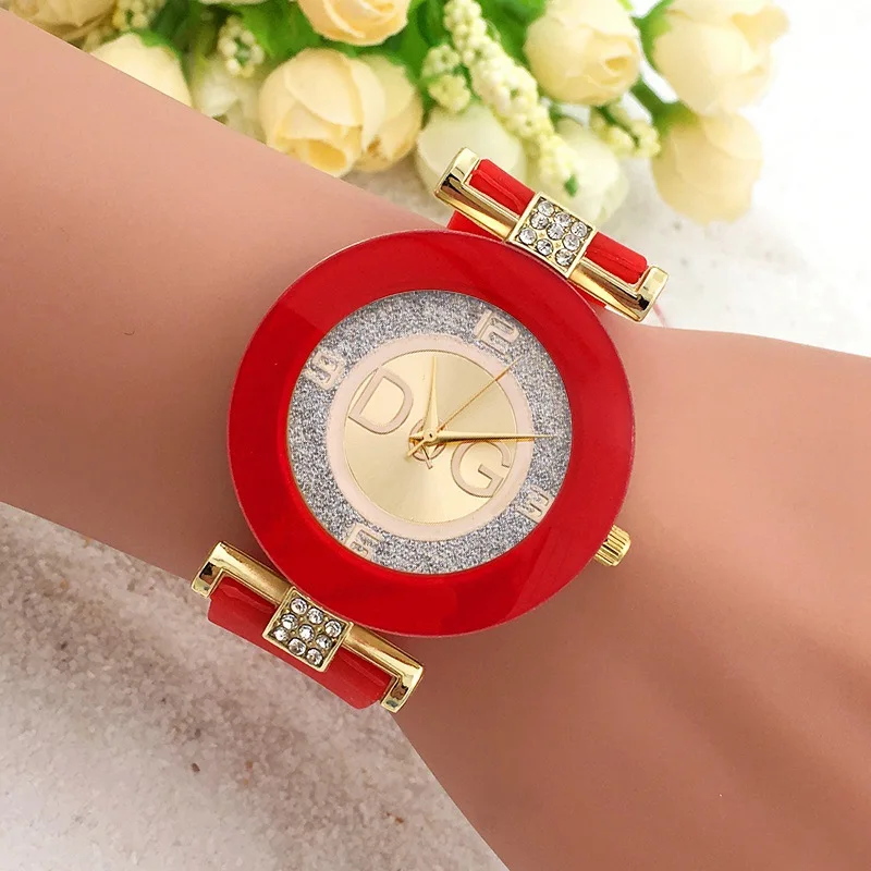 Dqg Brand European And American Simple Design Ladies Quartz Watch Black And White Silicone Strap Large Dial Creative Fashion