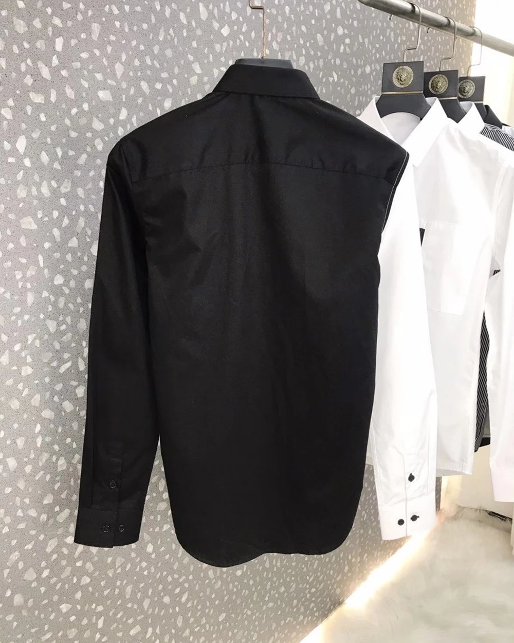 

Cotton shirt with Black and white Contrasting lightning print Men's Slim Fit style Long-sleeved Shirt| 219109585