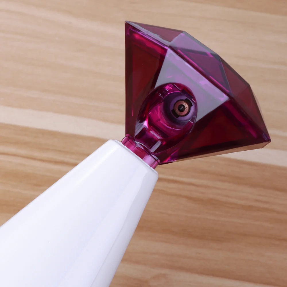 

Diamond Cat Electric Pet Diamond Shaped Interactive Cat Adjustable 3 Speeds Pet Pointer (Purple)