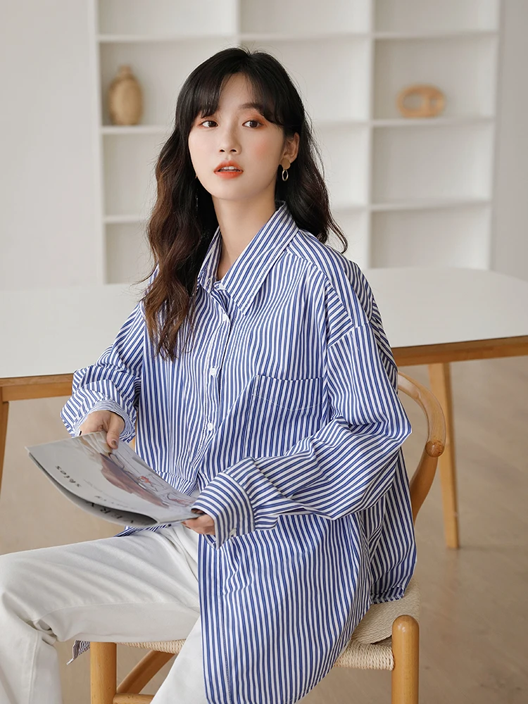 

2020 summer new fashion women blue and white striped long-sleeve loose design shirt thin top ladies versatile shirt Korean style