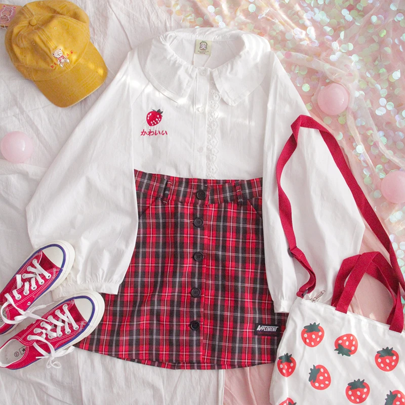 

Spring Women White Doll collar Blouse Girls Loose Student Cute Strawberry Embroidery College Sytle Soft Sister Cotton Shirt Tops