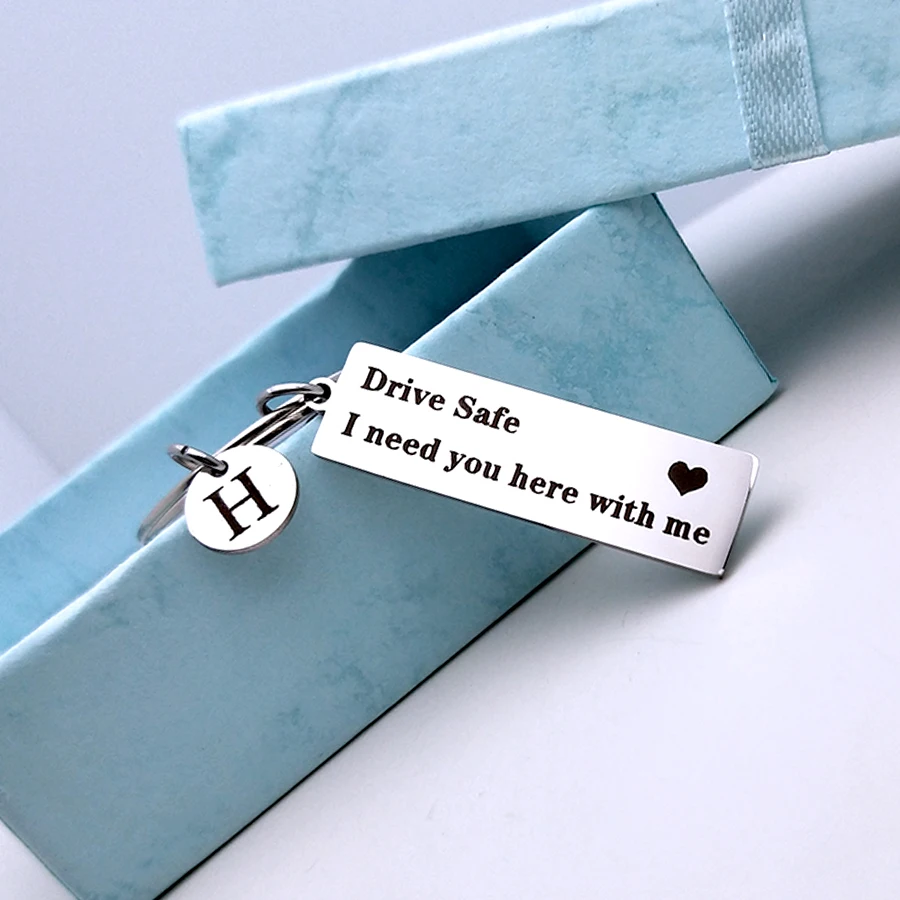 Гравированный диск безопасный A-Z 26 первоначальных букв брелок титановый