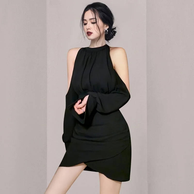 

Женское вечернее платье средней длины, с длинным рукавом